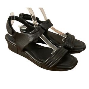 Arezzo Brazil black leather wedge strappy sandals size 9.5/39